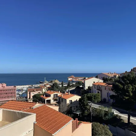 Proche Port Avec Terrasse A - Fr-1-225c-122 *